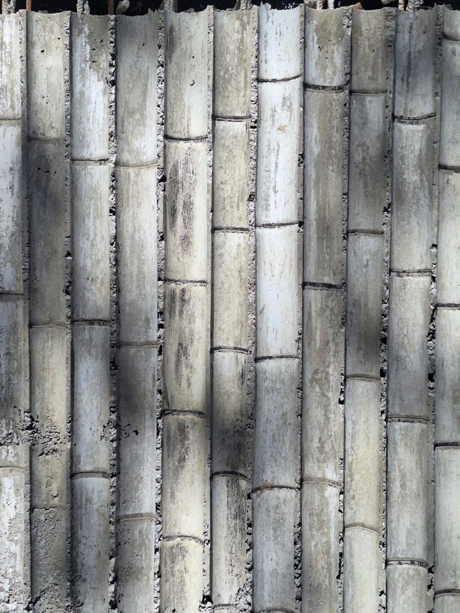 Vertical bamboo form for concrete wall